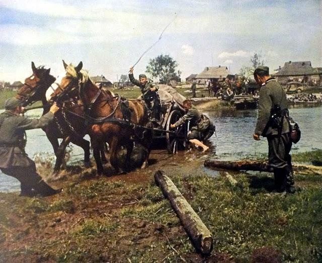 Z powodu braku dróg w Rosji Niemcy musieli powrócić do znacznie wygodniejszego w tych warunkach transportu konnego.