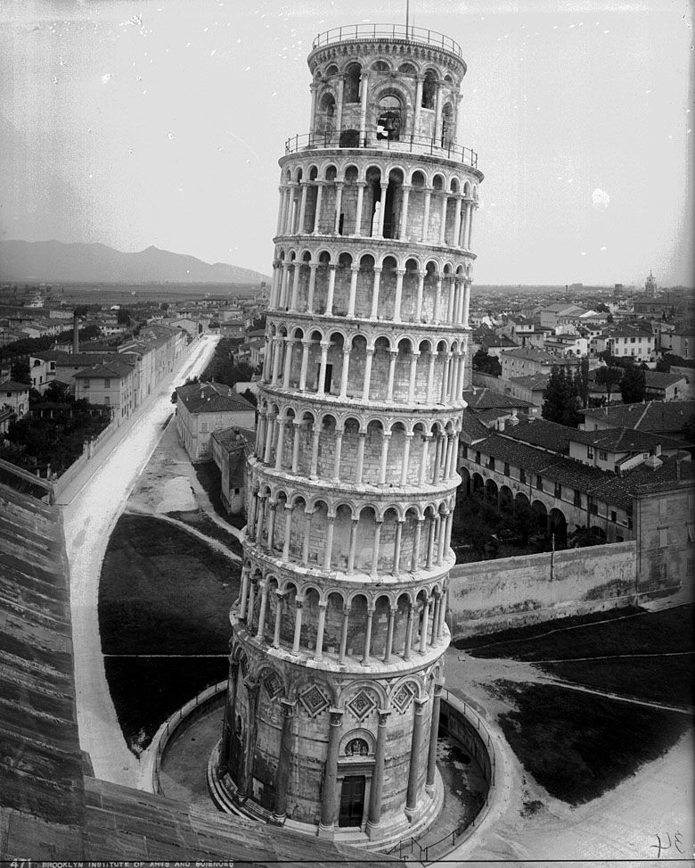 Krzywa Wieża w Pizie (wł. Torre pendente di Pisa) – jedna z najbardziej znanych budowli świata.