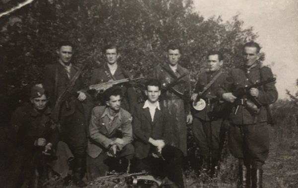 10 VI 1954 pod Będzyminem w walce UB/KBW giną Śp.Kazimierz Dyksiński Kruczek i Śp.Leon Malicki Leszek