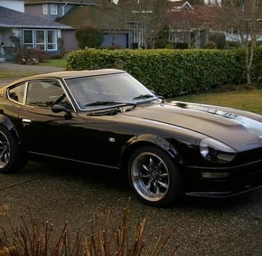 Japoński samochód sportowy Datsun 240z