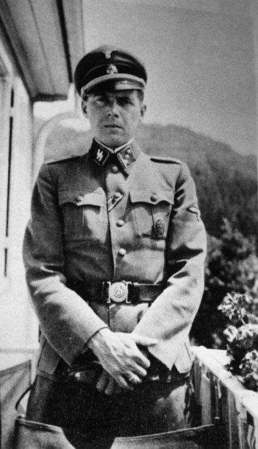 Josef Mengele - niemiecki lekarz, SS-Hauptsturmführer, doktor medycyny i antropologii, zbrodniarz wojenny.