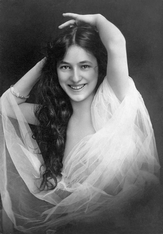 Uważana za pierwszą amerykańską supermodelkę -  Evelyn Nesbit