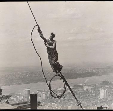 Lewis Hine (Icarus) podczas prac na Empire State Building