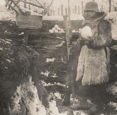 Niemiecki żołnierz na froncie zachodnim w trakcie zimy 1917 roku