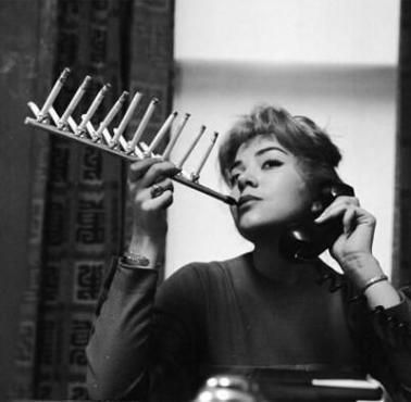 Urządzenie do palenia papierosów z lat 50-tych XX wieku