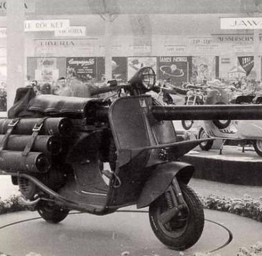 Skuter Vespa 150 TAP z zamontowanym granatnikiem