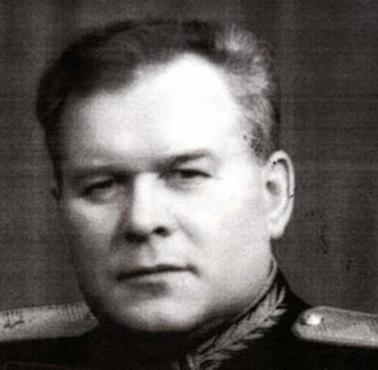 Komunista Wasilij Błochin - w okresie od 1926 do 1953 jako oficer NKWD własnoręcznie zastrzelił 10-15 tys. ludzi.