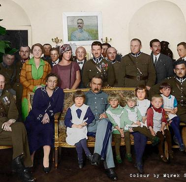 Marszałek Józef Piłsudski w otoczeniu rodziny, przyjaciół i współpracowników (Sulejówek).