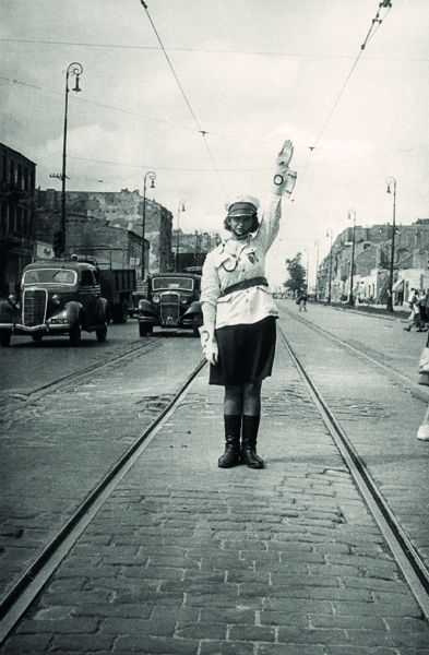 Leokadia Krajewska (Lodzia Milicjantka) - jedna z pierwszych kobiet w Kompanii Ruchu Drogowego (Warszawa)