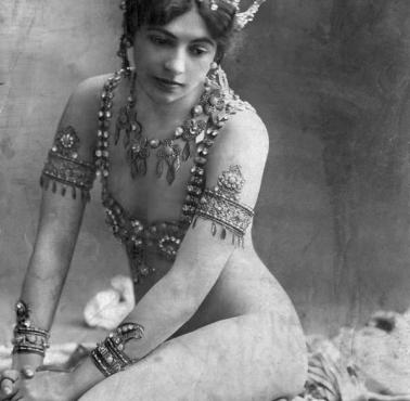 Mata Hari, holenderska tancerka, która podczas I wojny zajmowała się szpiegowaniem dla ubu stron konfliktu.