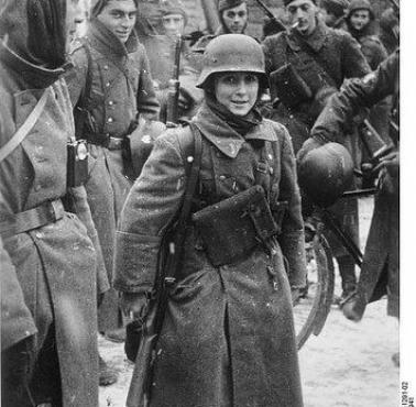 Najmłodszy ochotnik francuskich legionów (LVF, Legion of French Volunteers Agains), które wyruszyły z Niemcami na wojnę z Rosją.