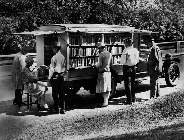 Pierwsza jeżdżąca biblioteka (Cincinnati & Hamilton County) 1927 rok