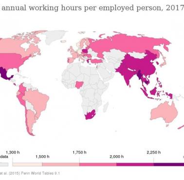 Średnia roczna liczba godzin przepracowanych w danym kraju, 2017