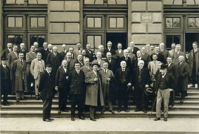 To Profesorowie Politechniki Lwowskiej którzy 4 I 1945r. odmówili twoim wyzwolicielom z Armii Czerwonej podpisania ...