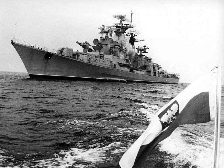 ORP Warszawa 271 - polski niszczyciel rakietowy projektu 61MP