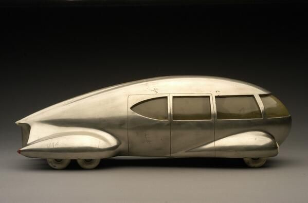 Tajemnicze auto Teardrop Car - Car Number 9 c. z 1933 roku
