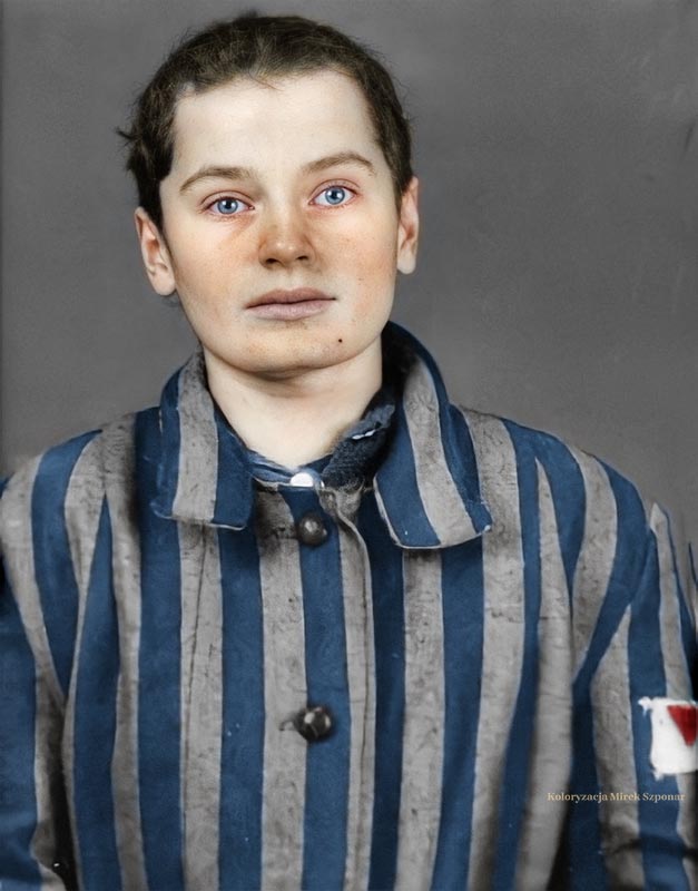 28.04.1942 r. Gestapo aresztowało Annę Hinel- harcerkę, działaczkę konspiracji. Wywieziona do Auschwitz, zmarła w wieku 19 lat