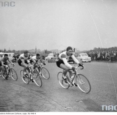 1 maja 1948 r. Wystartował wyścig kolarski zwany później "Wyścigiem Pokoju"