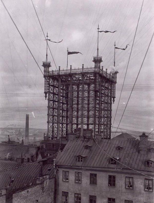 Wieża telefoniczna w Sztokholmie w 1890 roku, łączyła ok. 5 tys. linii telefonicznych w latach 1897-1913