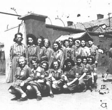 5 V 1945 Brygada Świętokrzyska NSZ wyzwoliła niemiecki obóz koncentracyjny dla kobiet w Holiszowie (Czechy)