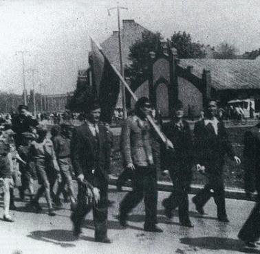 3.V.46r w Krakowie studenci, harcerze, młodzież wychodzą na ulice ...UB otwiera ogień, są zabici i ranni