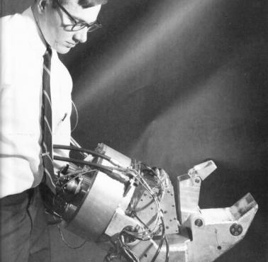 Szkielet zewnętrzny (exoskeleton) firmy General Electric z 1967 roku
