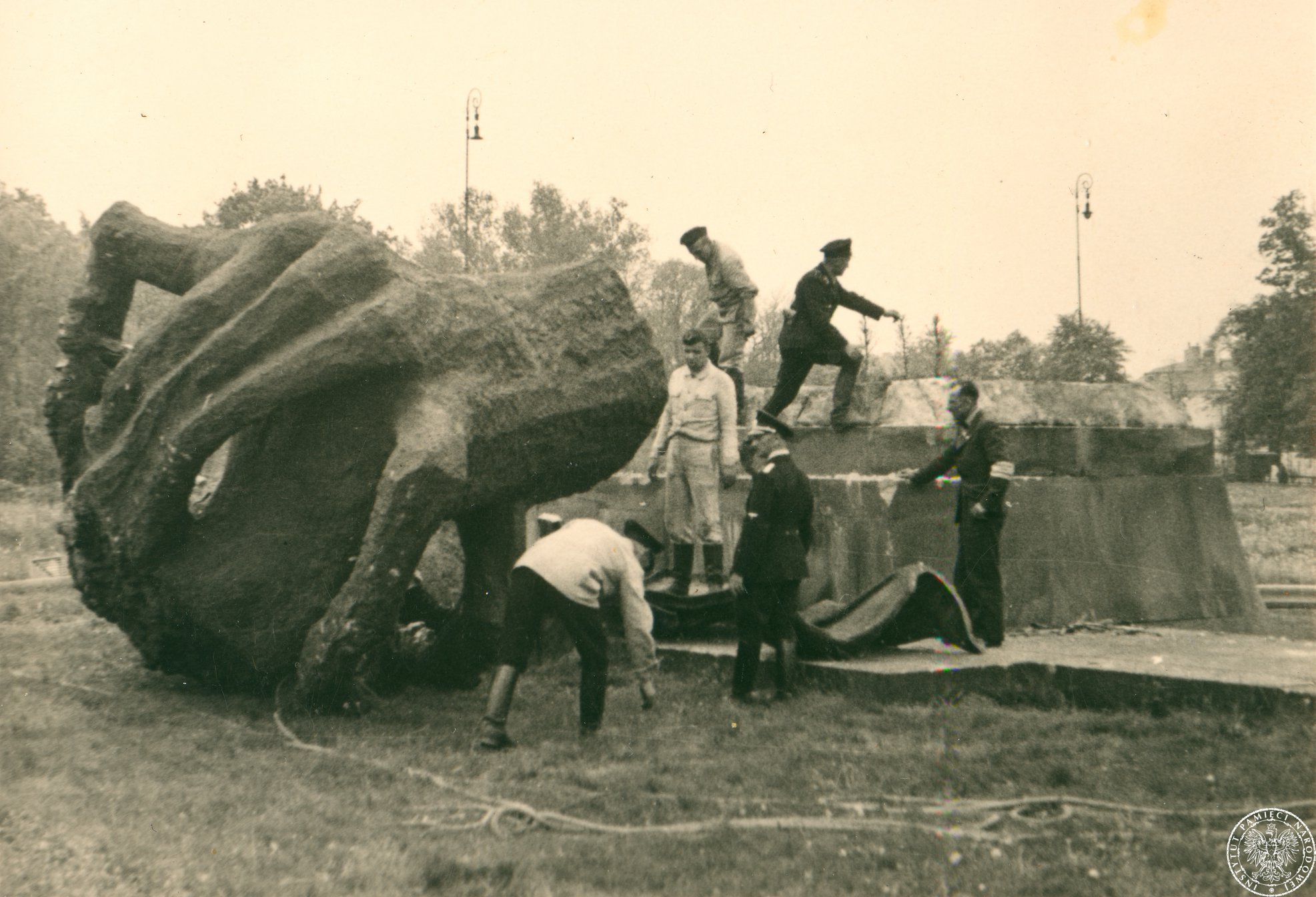 1940 r. Niemcy wysadzili pomnik Fryderyka Chopina w warszawskim Parku Łazienkowskim