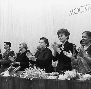 Walentina Tierieszkowa podczas propagandowej imprezy - Światowy Kongres Kobiet w 1963 roku w Moskwie