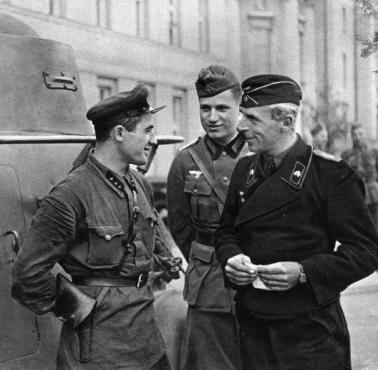 Sojusznicze spotkanie wojsk niemieckich i rosyjskich rozpoczynające w 1939 roku II wojnę światową