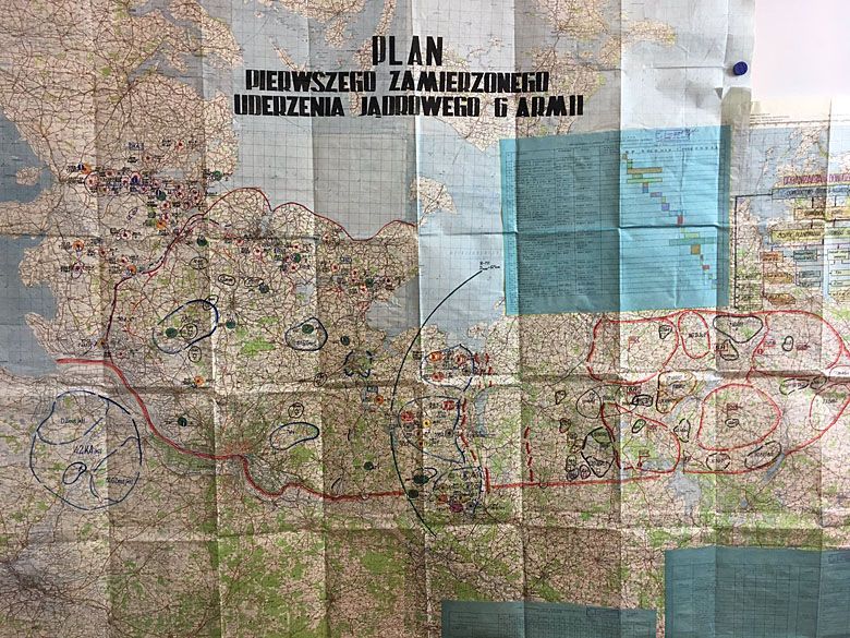 Rosyjskie plany agresji Układu Warszawskiego na zachód Europy, z uwzględnieniem użycia bomb atomowych na terenie Polski