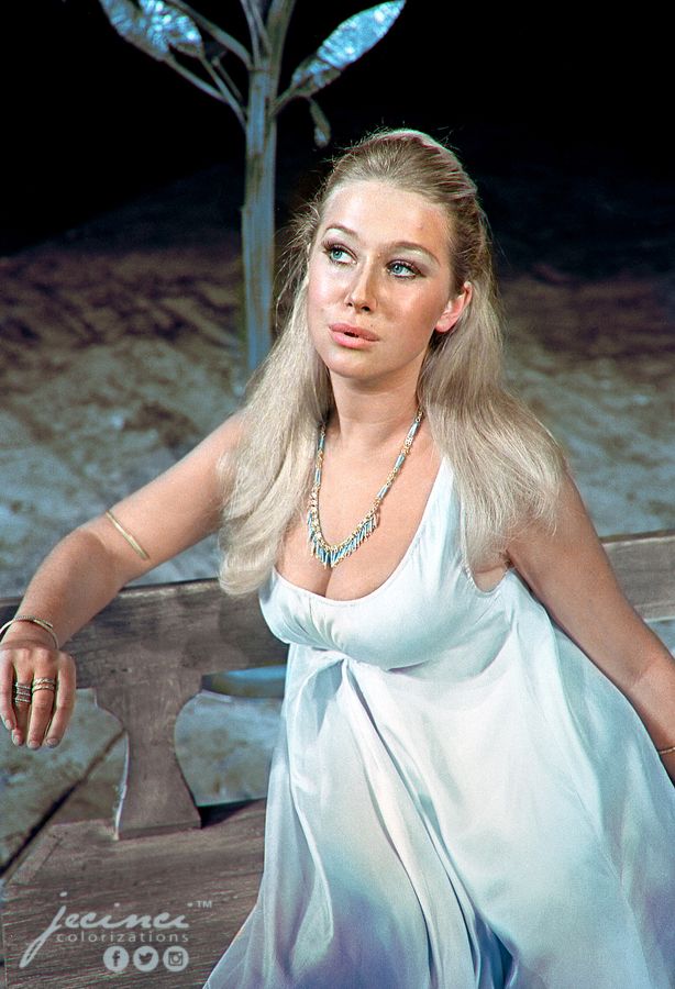 Helen Mirren w sztuce Troilus i Kresyda Williama Shakespeare'a, 1968