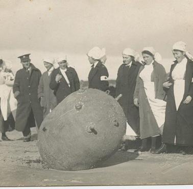 Mina z czasów I wojny światowej, plaża Porthcawl  (miasto i gmina na południowym wybrzeżu Walii)