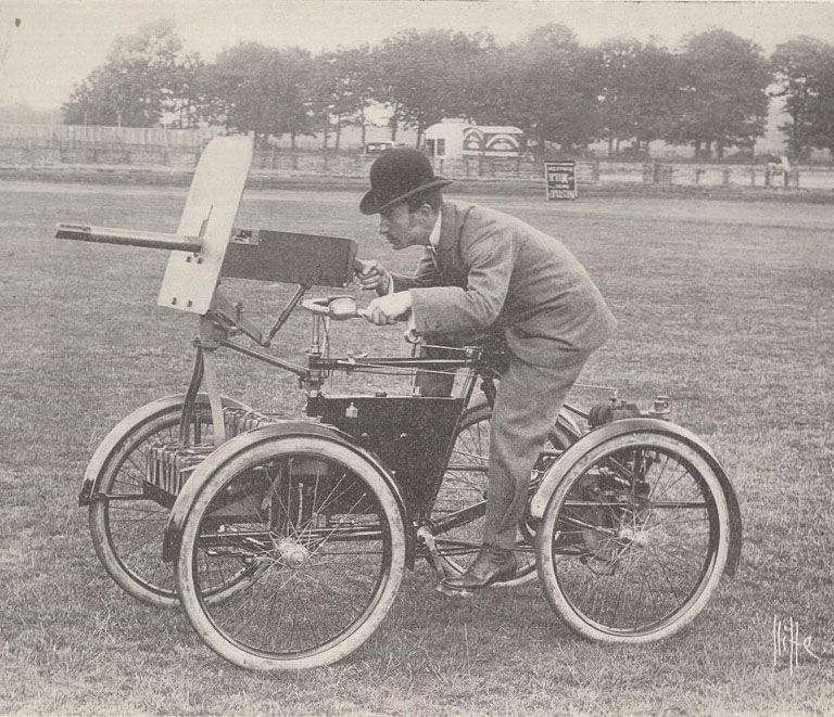 Motor Scout – pierwszy na świecie uzbrojony pojazd o napędzie spalinowym, 1899