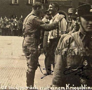 Adolf Hitler wita się z niewidomym weteranem I wojny, Chemnitz, 1931