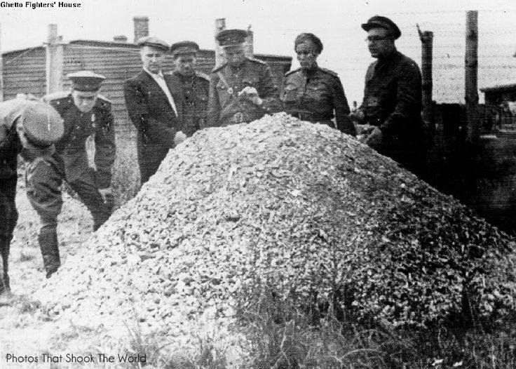 Spopielone ludzkie szczątki w niemieckim obozie zagłady Kriegsgefangenenlager Maydanek (Majdanek), 1944