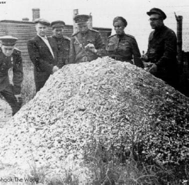 Spopielone ludzkie szczątki w niemieckim obozie zagłady Kriegsgefangenenlager Maydanek (Majdanek), 1944