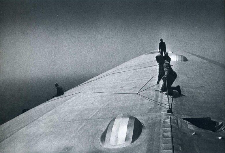 Naprawa sterowca Graf Zeppelin podczas lotu nad Atlantykiem, 1934