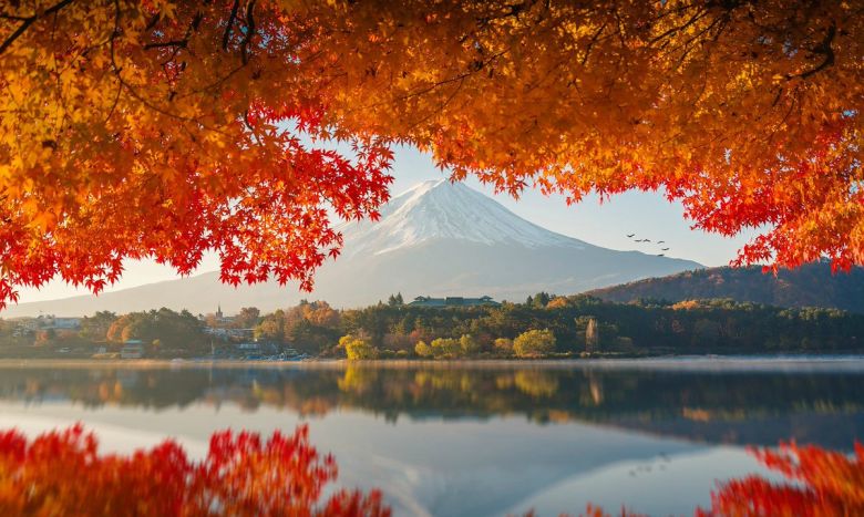 Góra Fuji w jesiennych kolorach