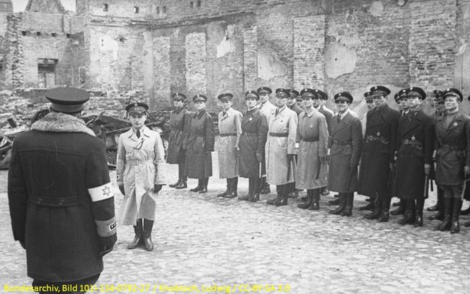 O wiele bardziej niebezpieczni od Jewish Ghetto Police dla Żydów i pomagających im Polaków ...