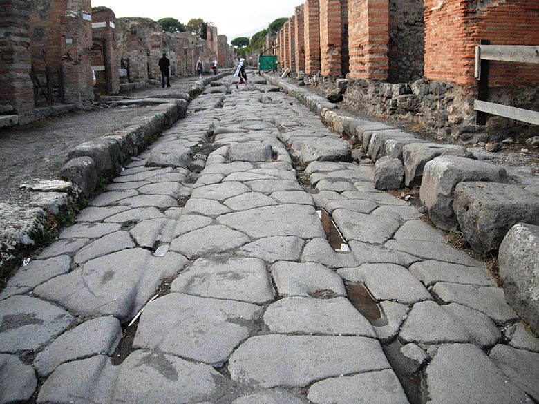 Droga na zdjęciu ma 1900 lat (Pompeje, Włochy)
