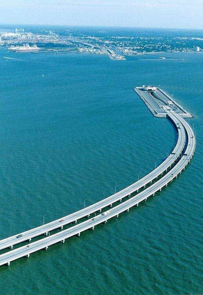 Podwodny most Chesapeake Bay Bridge Tunnel, Virginia, Stany Zjednoczone
