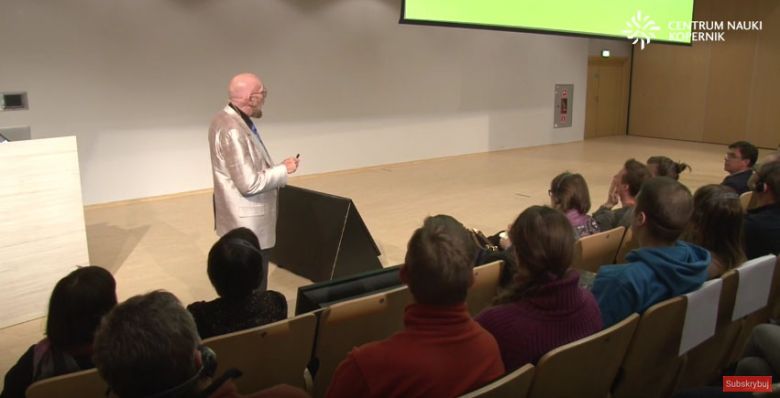 Czarne dziury w kosmosie prof. B.Czerny, Czy istnieją czarne dziury? dr P.Mach, Od Wielkiego Wybuchu .. prof. Kip Thorne