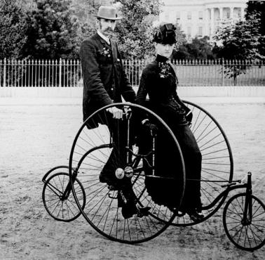 Para na nietypowym bicyklu tandemie, 1886