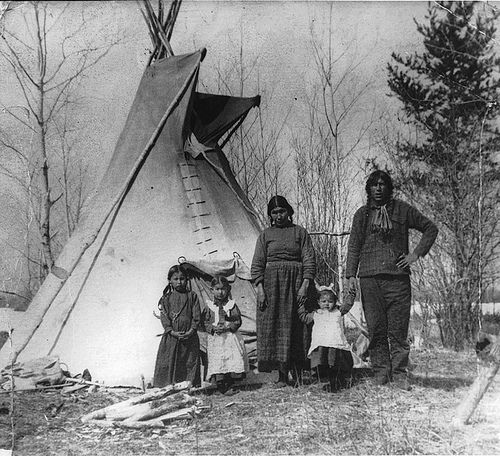 Rodzina Aborygenów w Prince Albert, Saskatchewan, Kanada, 1919