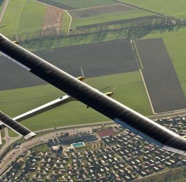 Solar Impulse – szwajcarski samolot eksperymentalny napędzany energią słoneczną