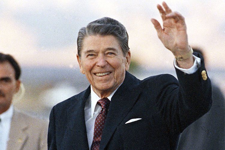 Mówią, że ciężka praca jeszcze nikomu nie zaszkodziła. Ale po co ryzykować? Ronald Reagan