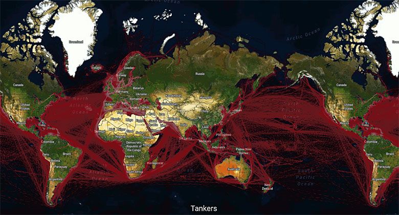 Trasy żeglugowe na świecie w 2015 roku z podziałem na transport cargo i tankowców (animacja)