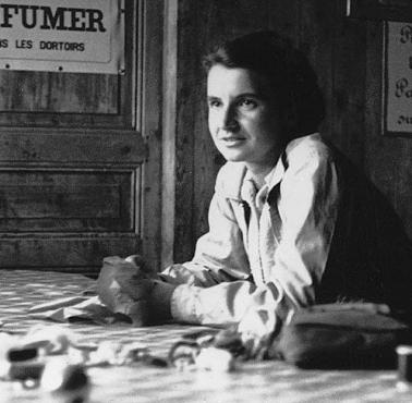 Rosalind Elsie Franklin -  brytyjska biofizyk, współodkrywczyni podwójnej helisy DNA, 1955