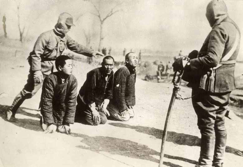 Trzej Chińczycy skazani na śmierć za handel opium, Pekin, 1937