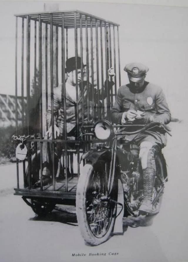 Przewożenie skazańca motorem, USA, 1920